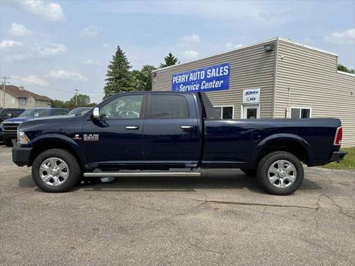 2017 RAM 3500 Laramie Crew Cab 4x4 8' Box
