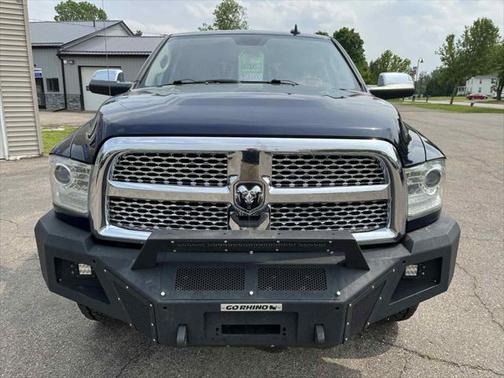2017 RAM 3500 Laramie Crew Cab 4x4 8' Box