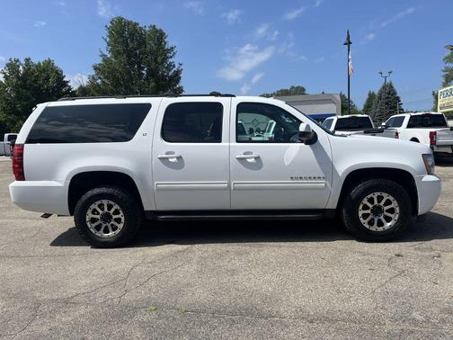 Summit White 2012 Chevrolet Suburban 1500 LT