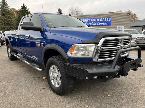 2017 RAM 2500 Big Horn Crew Cab 4x4 8' Box