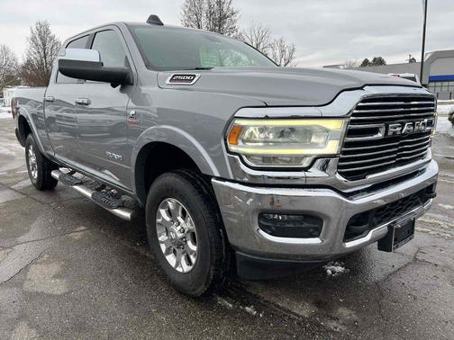 2019 RAM 2500 Laramie Crew Cab 4x4 6'4' Box