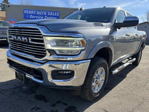 2019 RAM 2500 Laramie Crew Cab 4x4 6'4' Box