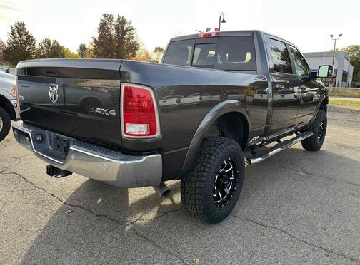2017 RAM 2500 Laramie Crew Cab 4x4 6'4' Box