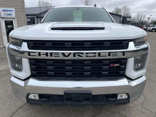 WHITE 2022 Chevrolet Silverado 2500 LT