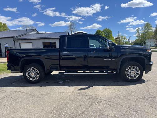 Black 2022 Chevrolet Silverado 2500 High Country