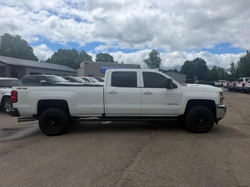 WHITE 2018 Chevrolet Silverado 2500 LT