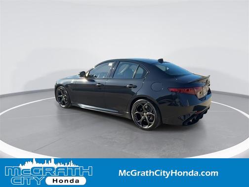 2022 Alfa Romeo Giulia Quadrifoglio