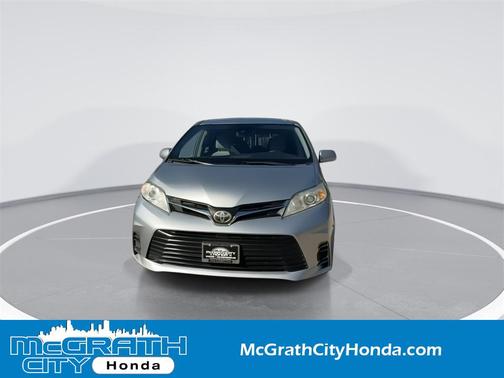 2019 Toyota Sienna LE
