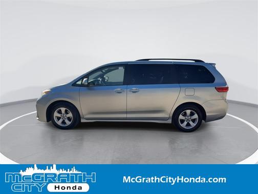 2019 Toyota Sienna LE