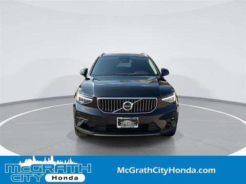 2023 Volvo XC40 B5 Plus Bright Theme