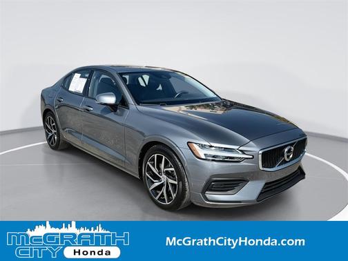 2020 Volvo S60 T6 Momentum