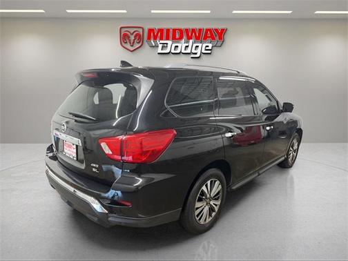 2019 Nissan Pathfinder SL