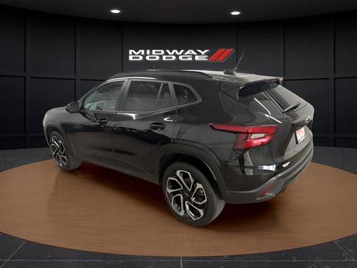 Mosaic Black Metallic 2025 Chevrolet Trax FWD 2RS
