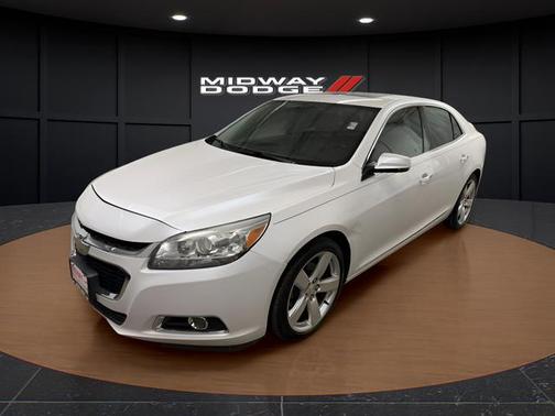 Iridescent Pearl Tricoat 2015 Chevrolet Malibu 2LZ