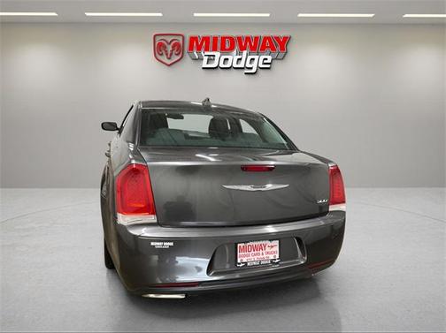 2020 Chrysler 300 Touring