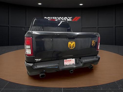 Diamond Black Crystal Pearlcoat 2019 RAM 1500 Big Horn