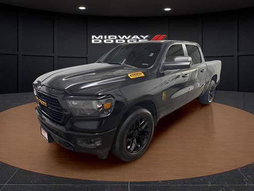 Diamond Black Crystal Pearlcoat 2019 RAM 1500 Big Horn