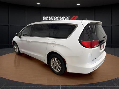 Bright White Clearcoat 2023 Chrysler Voyager LX