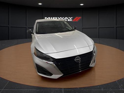 Brilliant Silver Metallic 2025 Nissan Altima 2.5 SV