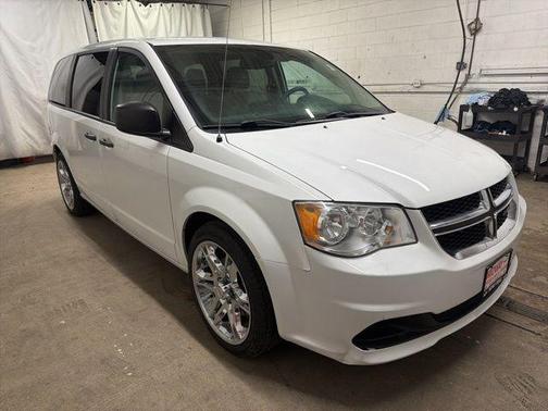White Knuckle Clearcoat 2019 Dodge Grand Caravan SE
