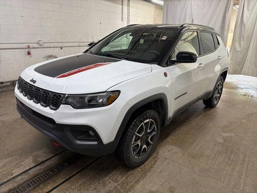 Bright White Clearcoat 2025 Jeep Compass Trailhawk