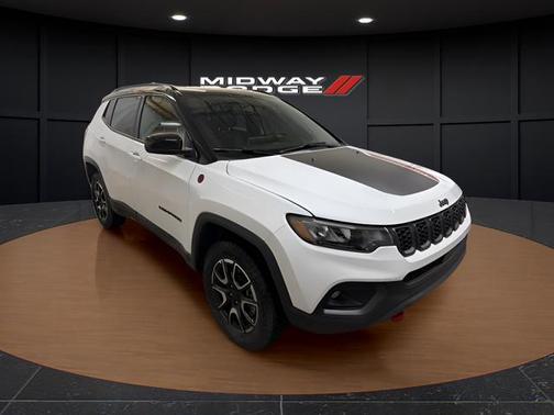 Bright White Clearcoat 2025 Jeep Compass Trailhawk