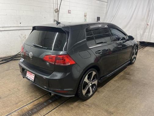 2015 Volkswagen Golf GTI 2.0T SE 4-Door