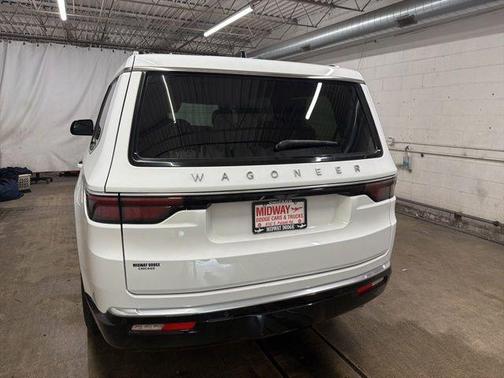 Bright White Clearcoat 2025 Jeep Wagoneer Carbide 4x4