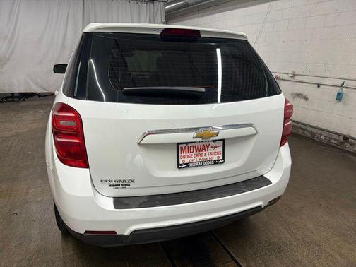 Summit White 2017 Chevrolet Equinox LS