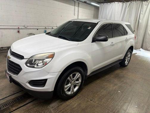 Summit White 2017 Chevrolet Equinox LS