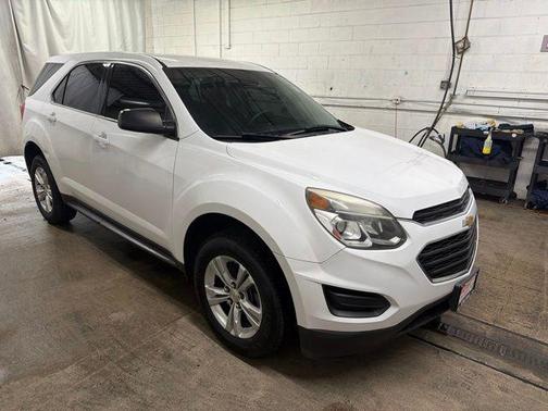 Summit White 2017 Chevrolet Equinox LS