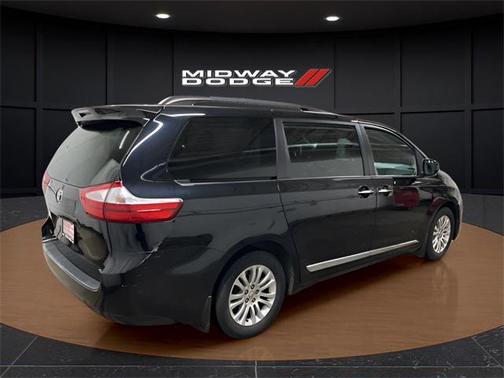 2017 Toyota Sienna XLE