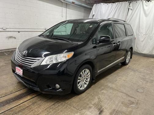 2017 Toyota Sienna XLE