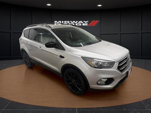 Ruby Red Metallic Tinted Clearcoat 2017 Ford Escape SE