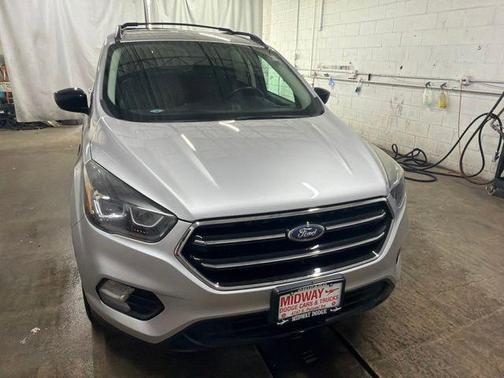 Ruby Red Metallic Tinted Clearcoat 2017 Ford Escape SE