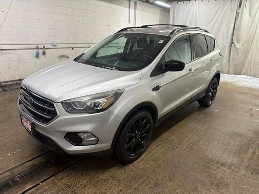 Ruby Red Metallic Tinted Clearcoat 2017 Ford Escape SE