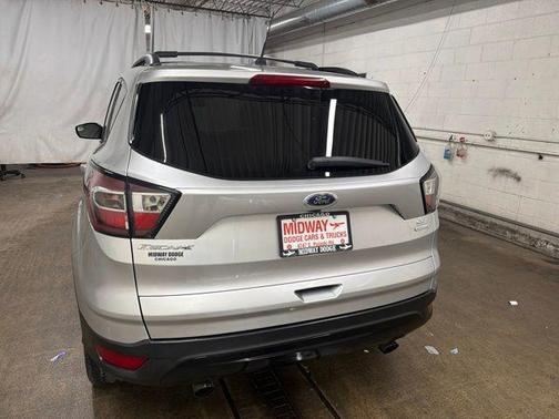 Ruby Red Metallic Tinted Clearcoat 2017 Ford Escape SE