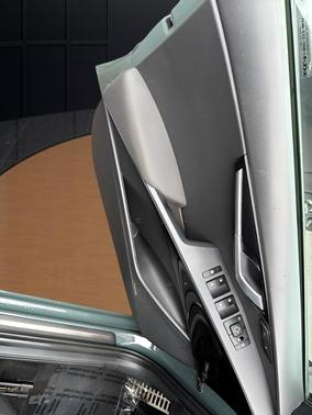 Cityscape Green 2023 Kia Niro Touring