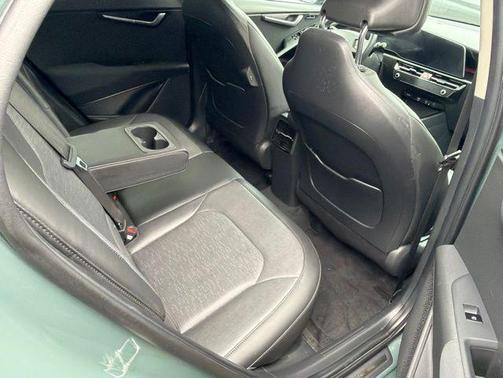 Cityscape Green 2023 Kia Niro Touring