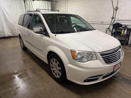 2012 Chrysler Town & Country Touring-L