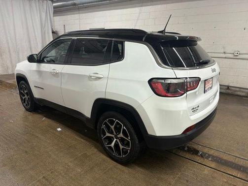Bright White Clearcoat 2024 Jeep Compass Limited