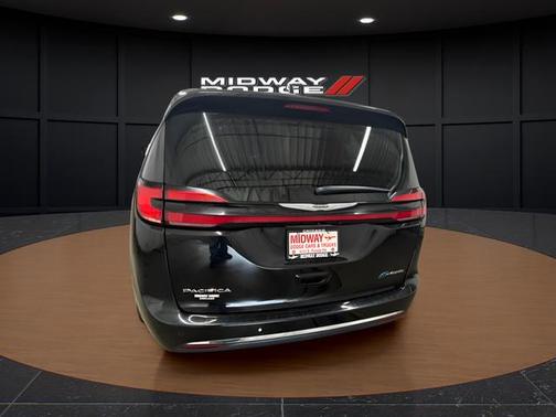 Diamond Black Crystal Pearlcoat 2024 Chrysler Pacifica Hybrid Select