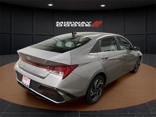 2025 Hyundai ELANTRA Limited