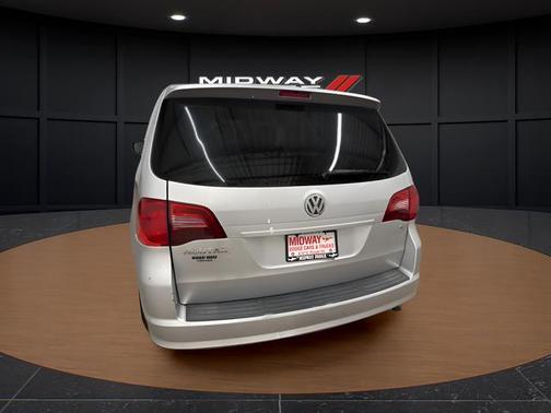 2010 Volkswagen Routan S