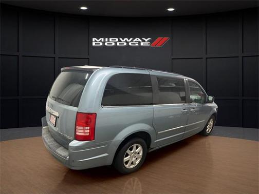 2010 Chrysler Town & Country Touring