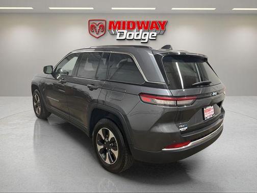 Baltic Gray Metallic Clearcoat 2023 Jeep Grand Cherokee 4xe Base