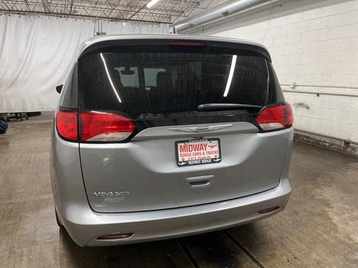 2021 Chrysler Voyager LXI