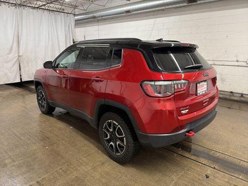 Red Hot Pearlcoat 2025 Jeep Compass Trailhawk