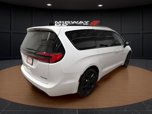 Bright White Clearcoat 2025 Chrysler Pacifica Limited