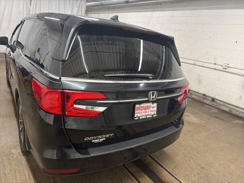 Crystal Black Pearl 2022 Honda Odyssey EX-L